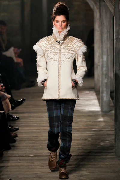 Look 69